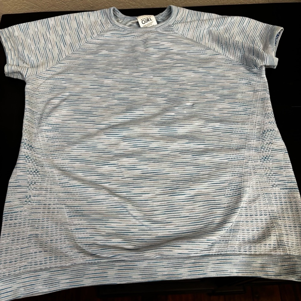 Athleta Girl’s Light Blue Patterned Tee medium 8-10